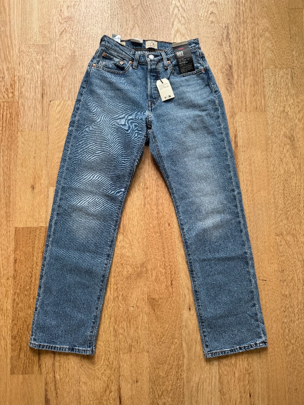 NWT Levi 501 Curve 27